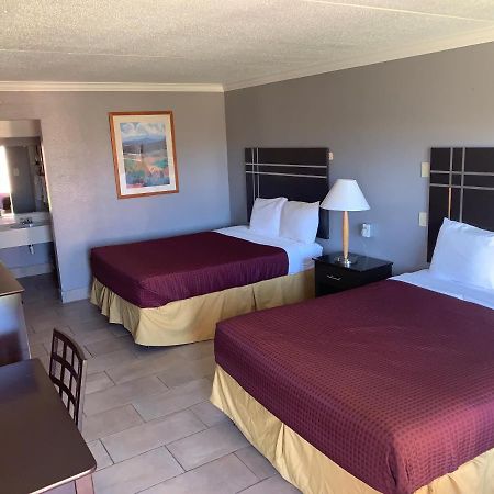 Executive Inn & Suites Beeville ภายนอก รูปภาพ