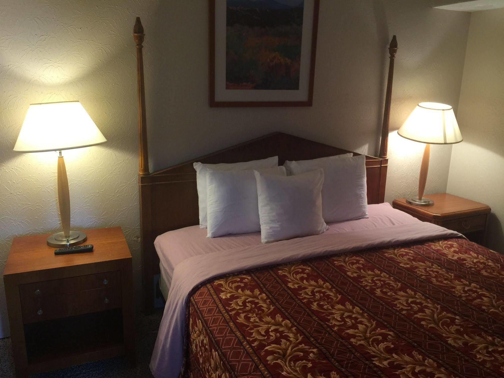 Executive Inn & Suites Beeville ภายนอก รูปภาพ