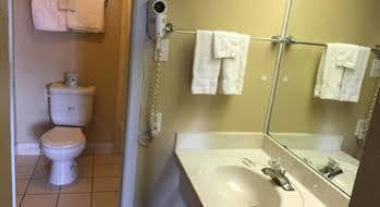 Executive Inn & Suites Beeville ภายนอก รูปภาพ