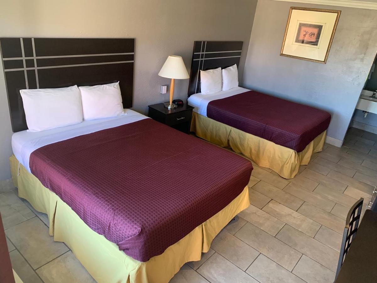 Executive Inn & Suites Beeville ภายนอก รูปภาพ